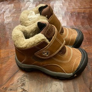 Excellent used condition. Toddler Keen boots